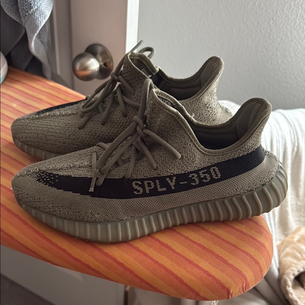 Barely used SPLY-350 Sneakers
